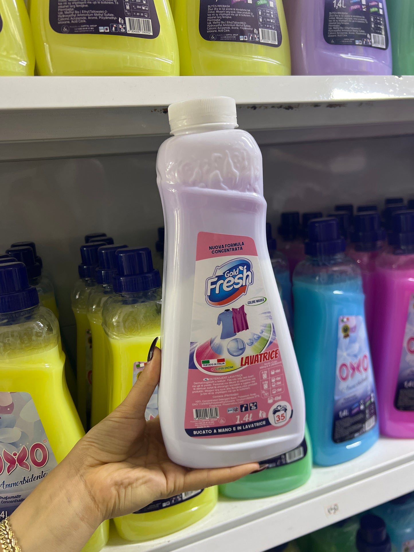 Larës për rroba me ngjyra