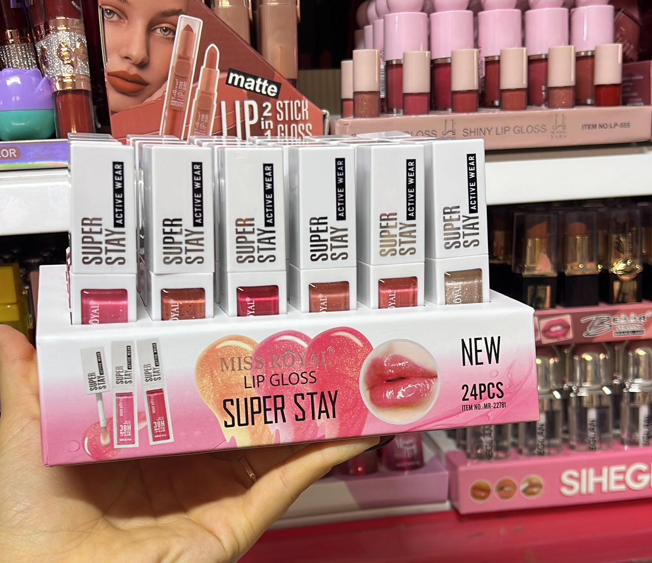 Lipgloss me ngjyre
