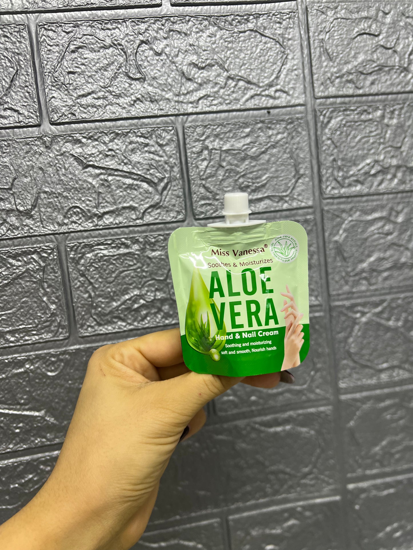 Krem për duar dhe thonj me Aloe Vera